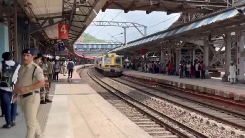 Indian Railways Say All Local Trains in Mumbai Suburban To Have Automatic Door Closure