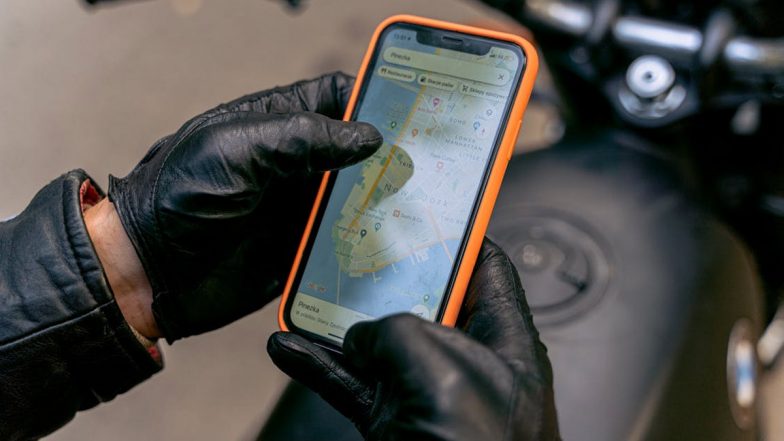 West Bengal Imposes Luggage Limit on Passengers Travelling by App-Bikes, Sets 10 kg Limit, 36 cm Width Cap on Bags