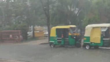 Delhi-NCR Rains: Waterlogging and Traffic Disruptions in Several Areas As Sudden Spell of Heavy Rain Batters National Capital; IMD Issues Red Alert (Watch Video)