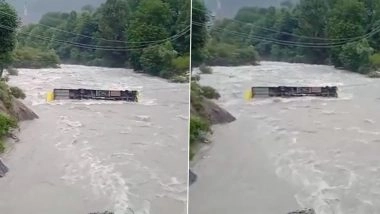 Ganderbal Accident: Bus Carrying ITBP Personnel Falls Into Sindh River in Jammu and Kashmir’s Kullan Amid Heavy Rain (Watch Video)