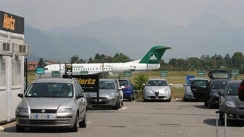 Suicide or Accident? Man Reportedly Enters Tarmac, Gets Sucked Into Aircraft Engine at Milan Bergamo Airport