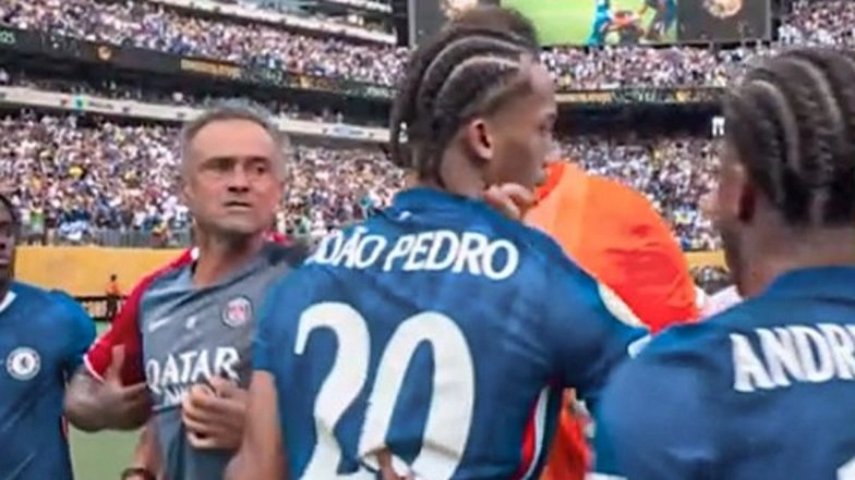 PSG Manager Luis Enrique Slaps Brazilian Striker Joao Pedro After Chelsea Win FIFA Club World Cup 2025 (Watch Video)