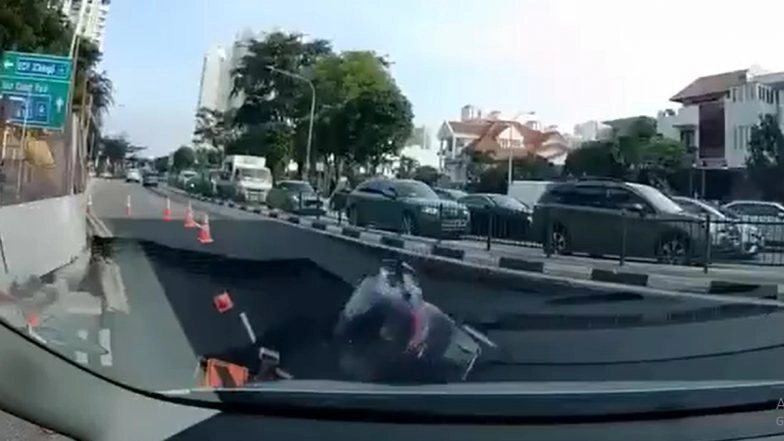 Singapore: Woman Rescued After Car Plunges Into Water-Filled Sinkhole Near Tanjong Katong Road (Watch Videos)