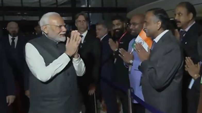 PM Narendra Modi Arrives at Hotel in Brasilia, Receives Warm Welcome From Indian Diaspora (See Pics and Videos)