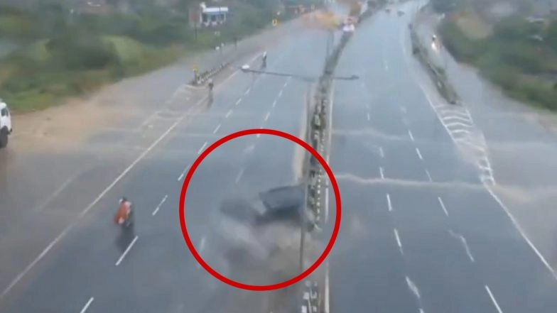 Uttar Pradesh Road Accident: Speeding SUV Crashes Into Divider, Spins Multiple Times on Highway in Kanpur Dehat; Video Surfaces