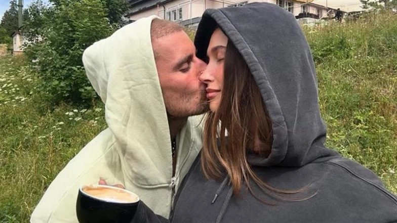 Justin Bieber and Hailey Bieber Share Adorable Kiss Amid Divorce Rumours, Singer on Cloud Nine After Release of New Album ‘Swag’ (See Pics)