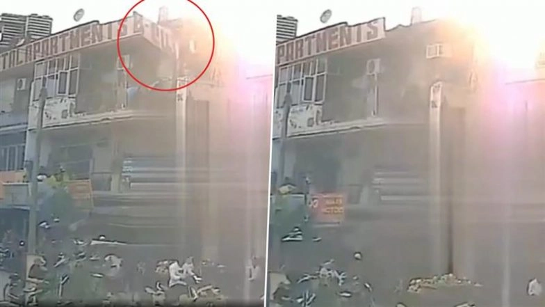 Ghaziabad Horror: Man Crushed to Death by Falling Balcony Slab While Waiting at Bike Repair Shop, Video Surfaces