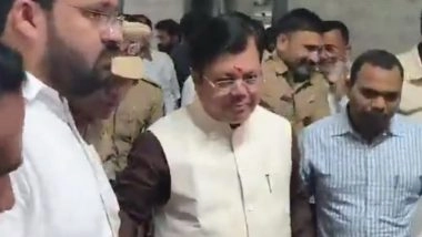 Praveen Darekar Gets Stuck in Over-Crowded Elevator for 10 Minutes in Vasai, Maharashtra BJP MLC Along With 2 Other Leaders Rescued (Watch Video)