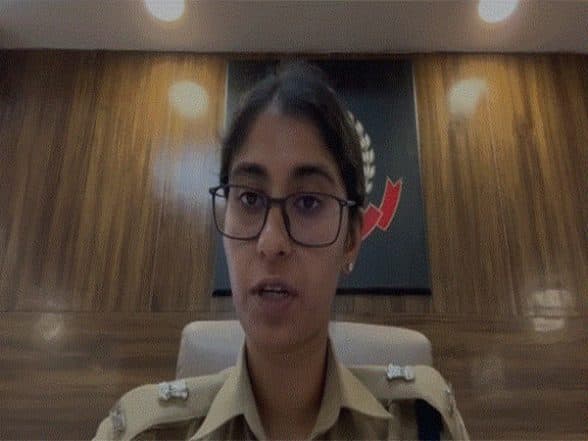 India News | Delhi Police Bust Godown with 94,000 Foreign-made Illicit Cigarette Packs, 2 Arrested