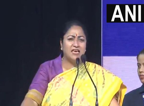 India News | Delhi CM Rekha Gupta Requests Railway Minister Ashwini Vaishnaw to Rename Old Delhi Railway Station