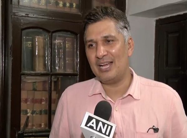 India News | Impractical Step, BJP Does Not Know How to Run Govt: AAP's Saurabh Bharadwaj on No Fuel for End-of-life Vehicles in Delhi