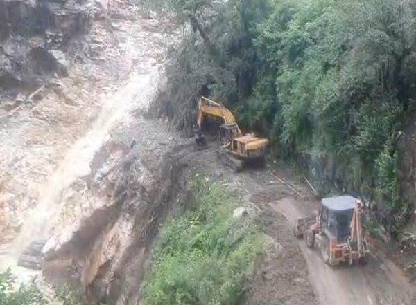 India News | Uttarakhand: Yamunotri Highway Restoration in Full Swing After Landslides in Uttarkashi