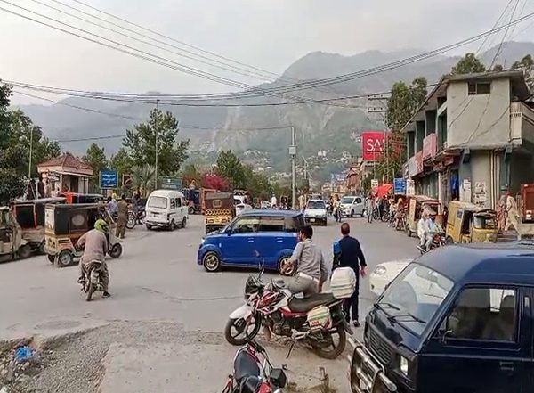 World News | Electricity and Internet Crisis Disrupts Life in PoJK's Muzaffarabad