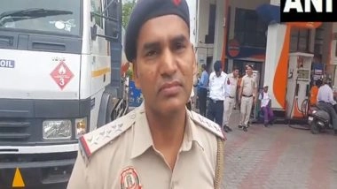 India News | Delhi Police Seizes 15-year-old Petrol, 10-year-old Diesel Vehicles from Petrol Pump Under Scrappage Rules