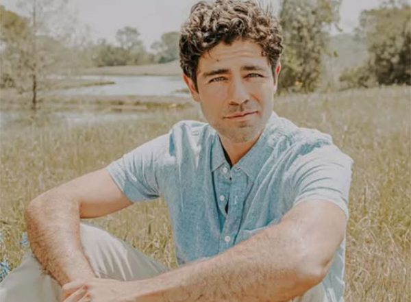 Entertainment News | Adrian Grenier Won't Return for 'The Devil Wears Prada' Sequel