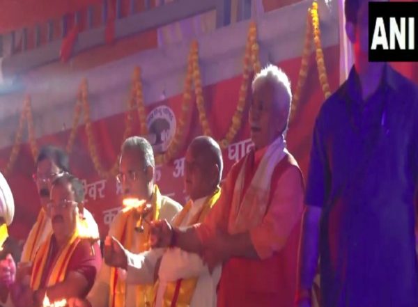 India News | J-K Lt Governor Manoj Sinha Participates in Special Aarti at Jammu Tawi Riverfront