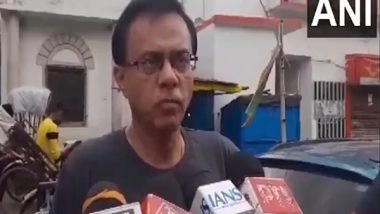 India News | Two Killed, One Injured as Tree Falls on Them in Bengal's Howrah