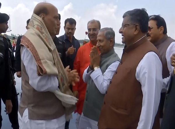 India News | Bihar Polls: Defence Minister Rajnath Singh Arrives at Patna Airport Ahead of Inaugural Ceremony of BJP's State Executive Meeting