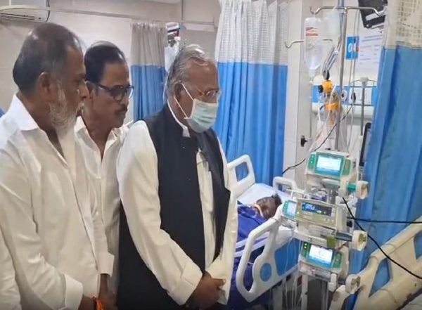 India News | Congress' Hanumanth Rao Visits Sigachi Pharma Factory Explosion Site, Meets Survivors