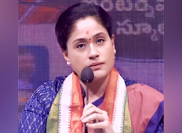 India News | Delay in Approving Hyderabad Metro Rail Phase-II May Be Politically Motivated: Congress MLC Vijayashanti
