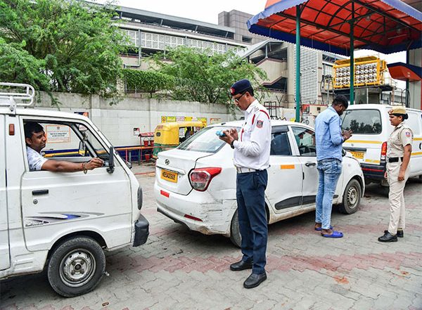 India News | Delhi Government Halts End-of-Life Vehicle Impounding After Public Backlash, Technical Issues