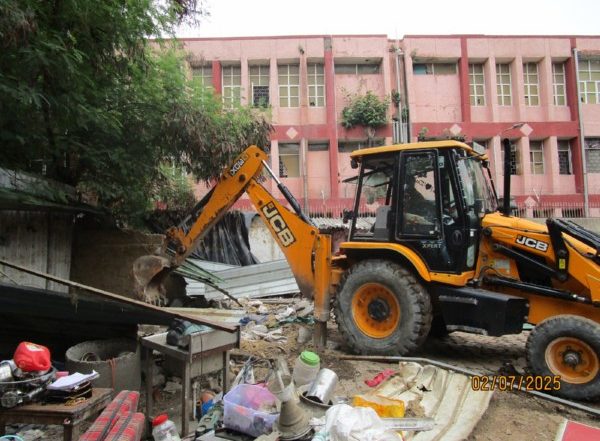 India News | Defence Estates Office Reclaims 5 Acres of Encroached Land in Delhi Cantonment