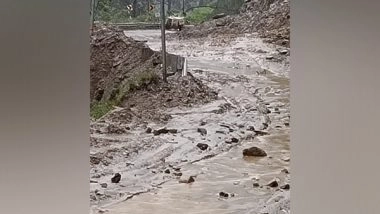 India News | Badrinath National Highway Blocked Due to Debris Falling from the Hill Near Nandprayag and Bhanerpani