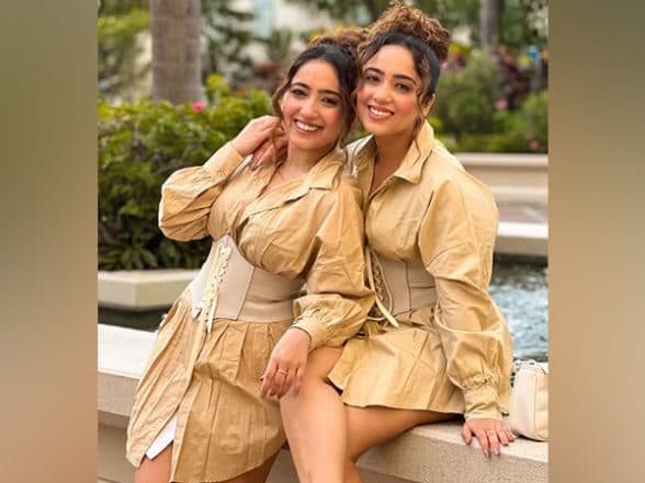 Entertainment News | 'Chinki Minki' No More a 'jodi'; Fans in Disbelief as Influencer Mehra Twins Surabhi, Samriddhi Announce Split