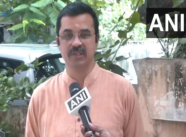 India News | 'Autopsy Report Confirms It is Custodial Murder': AIADMK Leader Kovai Sathyan Attacks DMK over Sivaganga Custodial Death Case