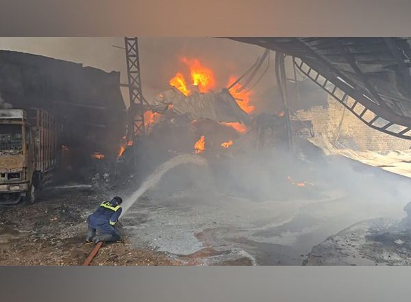 India News | Fire Breaks out at Plastic Godown in Gujarat's Kheda, Dousing Ops Underway