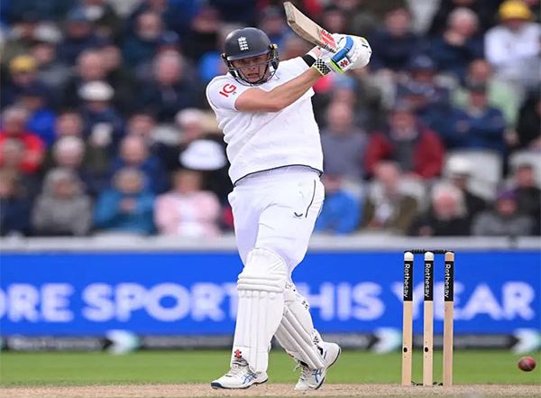 Sports News | Jamie Smith's Brilliant Century Powers England to 249/5 at Lunch, Trailing by 338 Runs Against India (Day 3)