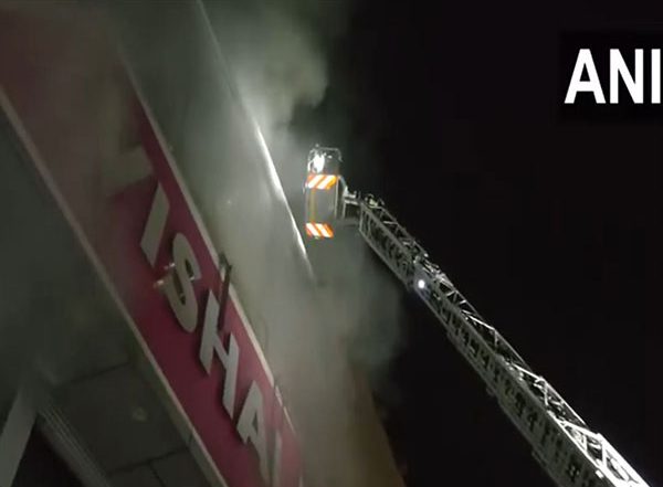 India News | Delhi: Fire Breaks out in Karol Bagh's Commercial Building