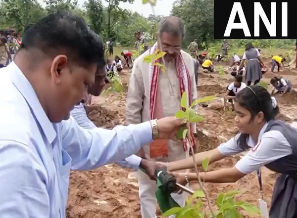 India News | Odisha: Dharmendra Pradhan Joins Mass Plantation Drive Under 'Ek Ped Maa Ke Naam'