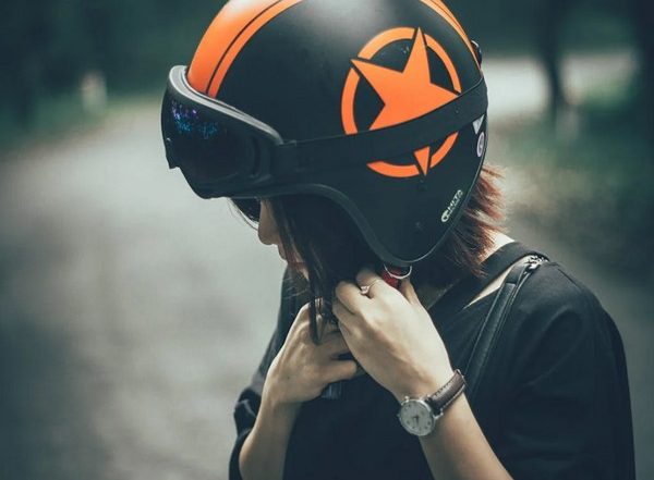 India News | Centre Urges Consumers to Use Only Bureau of Indian Standards (BIS) Certified Helmets for Safety