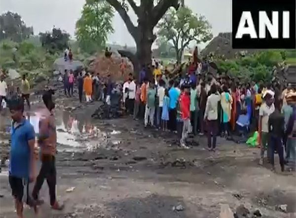 India News | Jharkhand: Four Killed After Portion of Mine Collapses in Ramgarh, Probe Ordered
