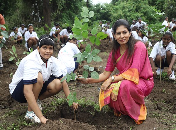 Sports News | Union Minister Raksha Nikhil Khadse Spearheads 'Ek Ped Maa Ke Naam 2.0' in Maharashtra's Jalgaon