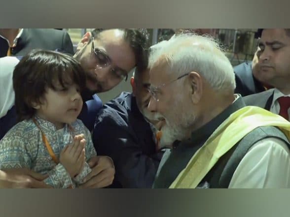 World News | PM Modi Receives Grand Welcome in Brazil, Interacts with Indian Diaspora