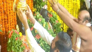 India News | Maharashtra Deputy CM Eknath Shinde Performs Rituals, Prays at Vitthal Rukmini Temple on 'Ashadi Ekadashi'