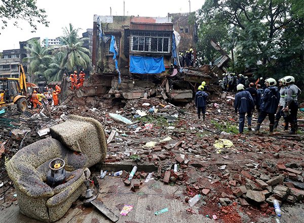 World News | Pakistan: Deaths from Karachi Building Collapse Rises to 26