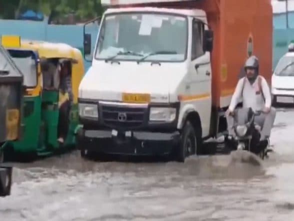 India News | Waterlogging Issues Reported in Delhi After Spell of Intense Rain, IMF Issues Heavy Rain Alert