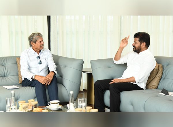 Sports News | Kapil Dev Meets CM Revanth Reddy, Lauds Telangana's Sports Vision; Offers Support for Sports University