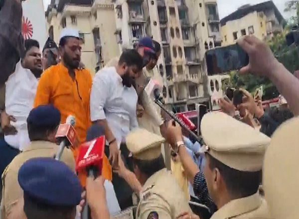India News | Maharashtra: MNS Leader Avinash Jadhav Detained Before Counter Traders' Protest in Mira Bhayandar