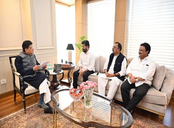 India News | CM Revanth Reddy Appeals to Piyush Goyal to Support Development of Zaheerabad Industrial Smart City