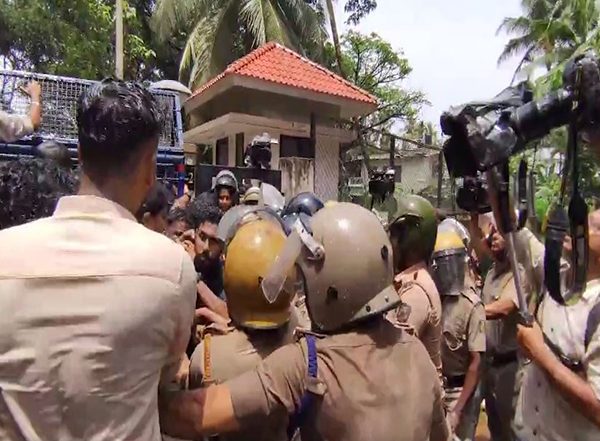 India News | Kerala University Protest: Case Registered Against 27 SFI Activists Including State Secretary