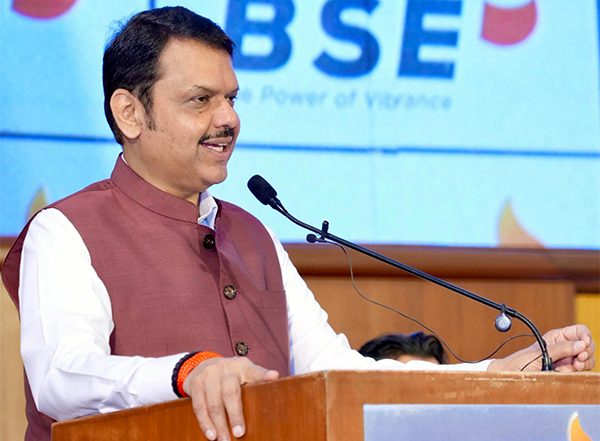 India News | Maharashtra CM Devendra Fadnavis Reviews Rainfall Situation in Nagpur Amid Severe Waterlogging