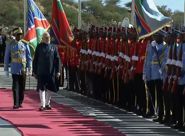 World News | PM Modi Receives Ceremonial Welcome in Namibia, Lays Wreath at National War Memorial