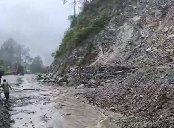 India News | Badrinath National Highway Blocked Due to Debris from Hill Near Nandprayag