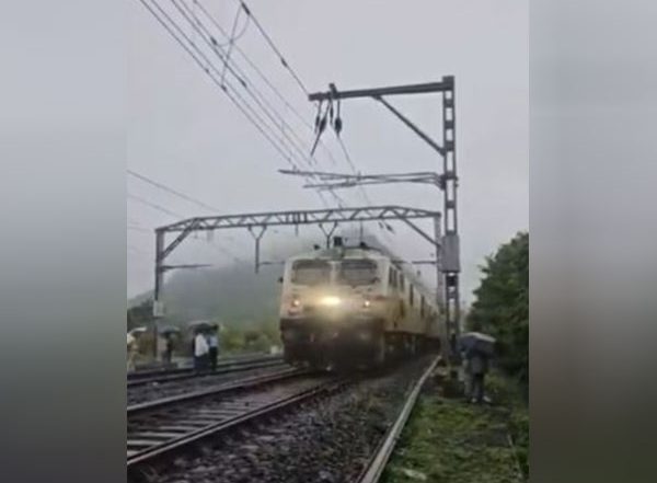 India News | Maharashtra: Railway Line Restored After Goods Train Derails Near Monkey Hill Station