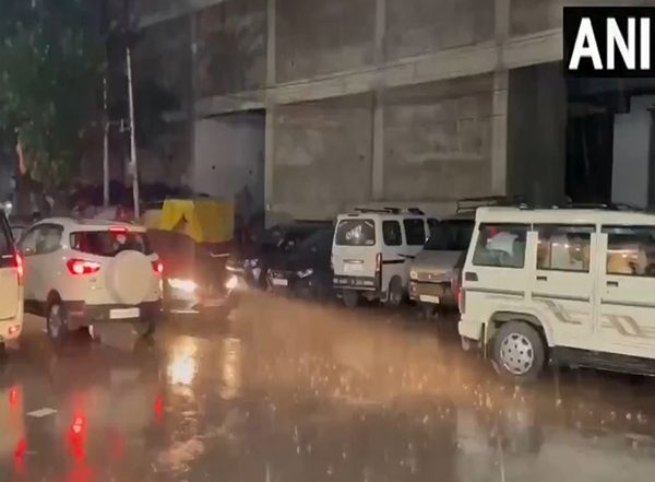 India News | Rain Lashes Several Parts of Srinagar City, Bringing Respite from Heat and Humidity