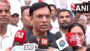 Sports News | Mansukh Mandaviya Joins 'Fit India Sundays on Cycle' Rally in Gandhinagar, Calls Cycling a Solution to Pollution and Traffic